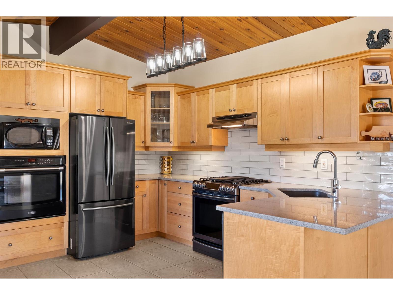 2080 Robbins Range Road, Kamloops, British Columbia  V2C 6W1 - Photo 11 - 10397217