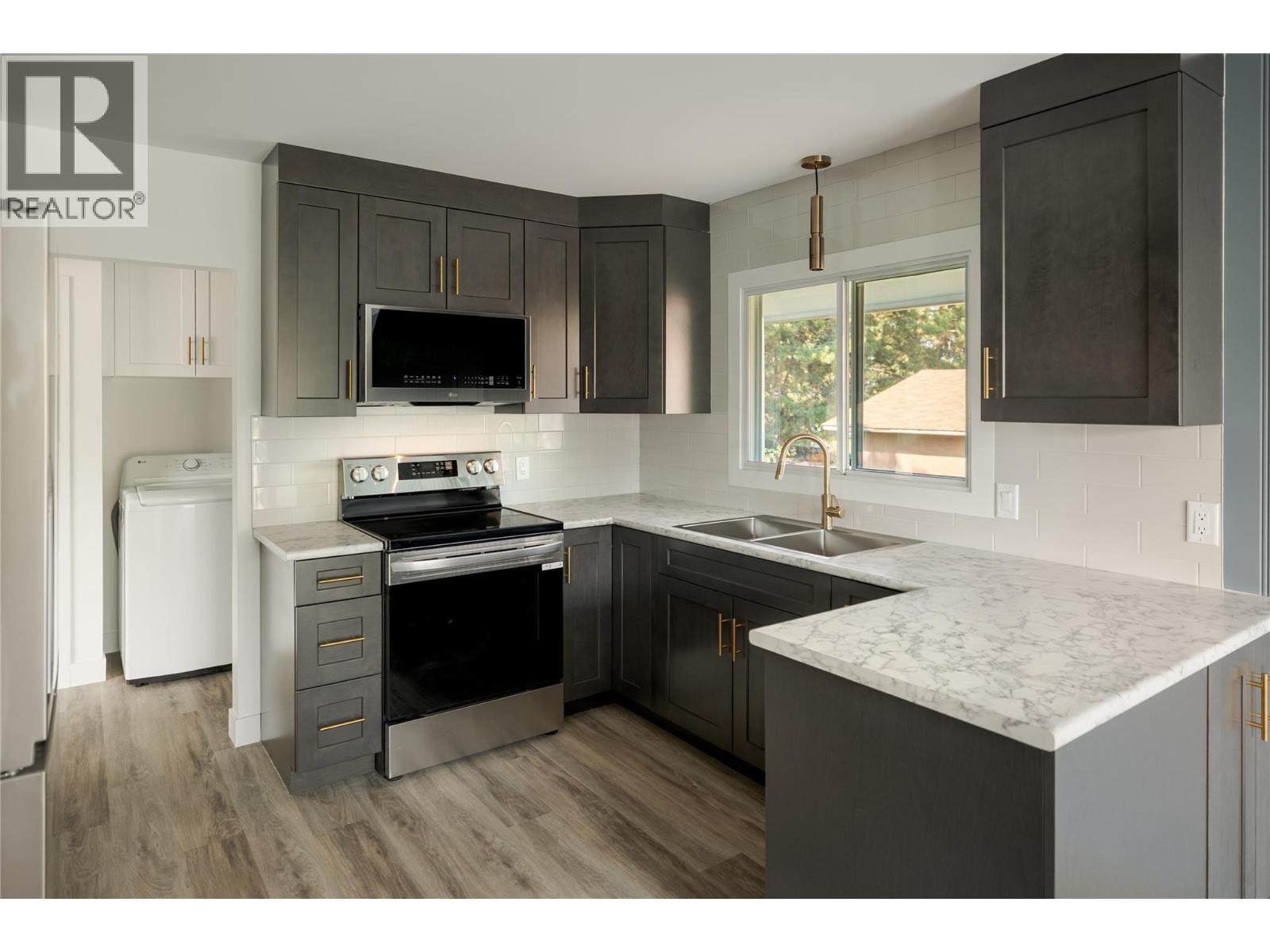 1284 Mcbride Road, Kelowna, British Columbia  V1Y 4A3 - Photo 11 - 10397172