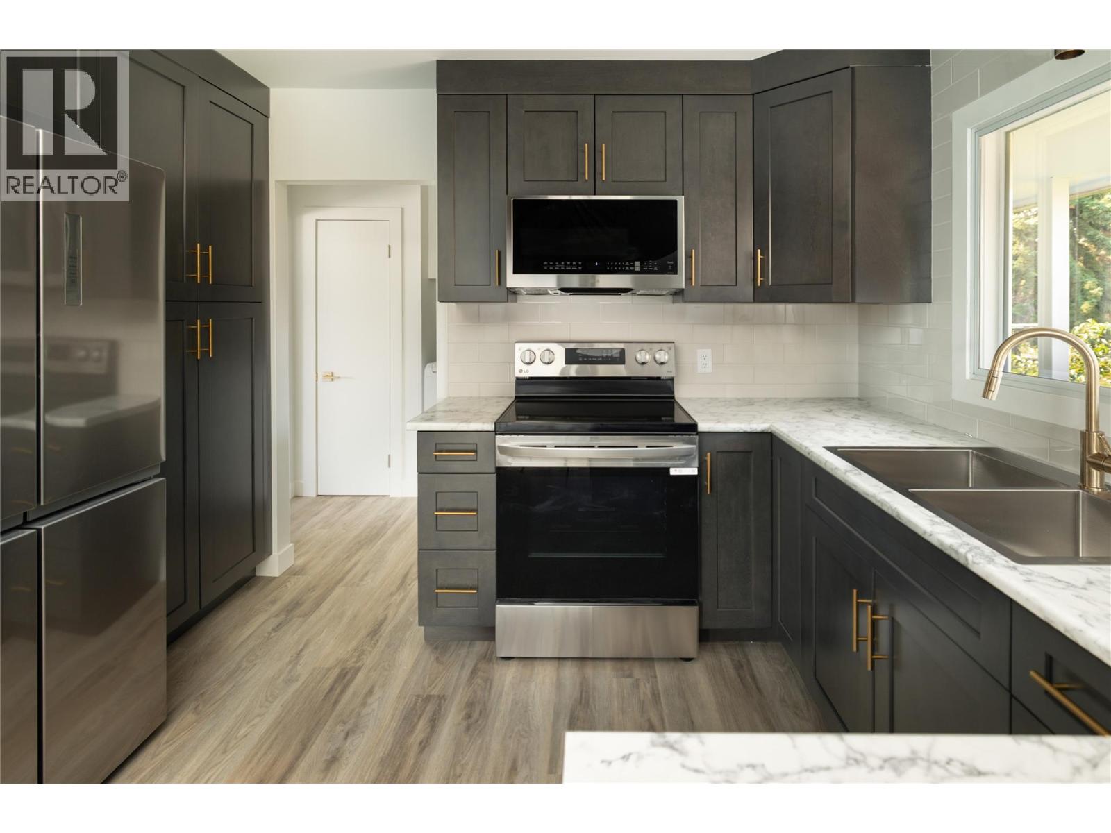1284 Mcbride Road, Kelowna, British Columbia  V1Y 4A3 - Photo 12 - 10397172