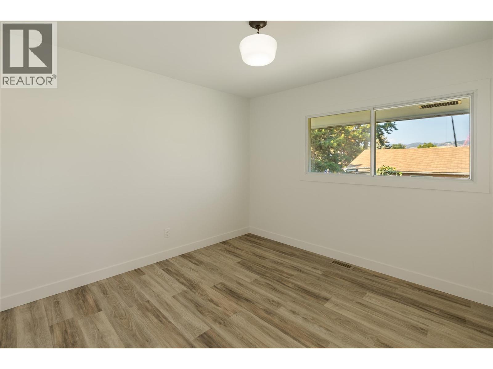 1284 Mcbride Road, Kelowna, British Columbia  V1Y 4A3 - Photo 17 - 10397172