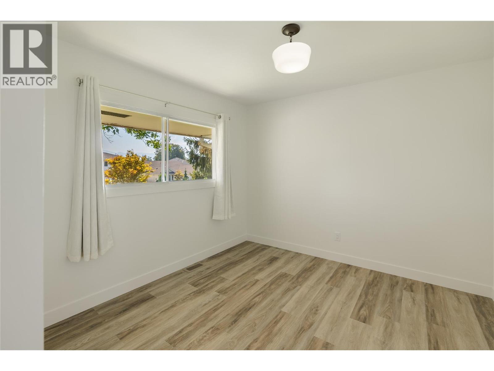 1284 Mcbride Road, Kelowna, British Columbia  V1Y 4A3 - Photo 27 - 10397172
