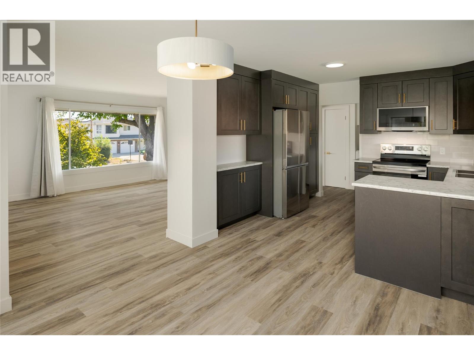 1284 Mcbride Road, Kelowna, British Columbia  V1Y 4A3 - Photo 6 - 10397172