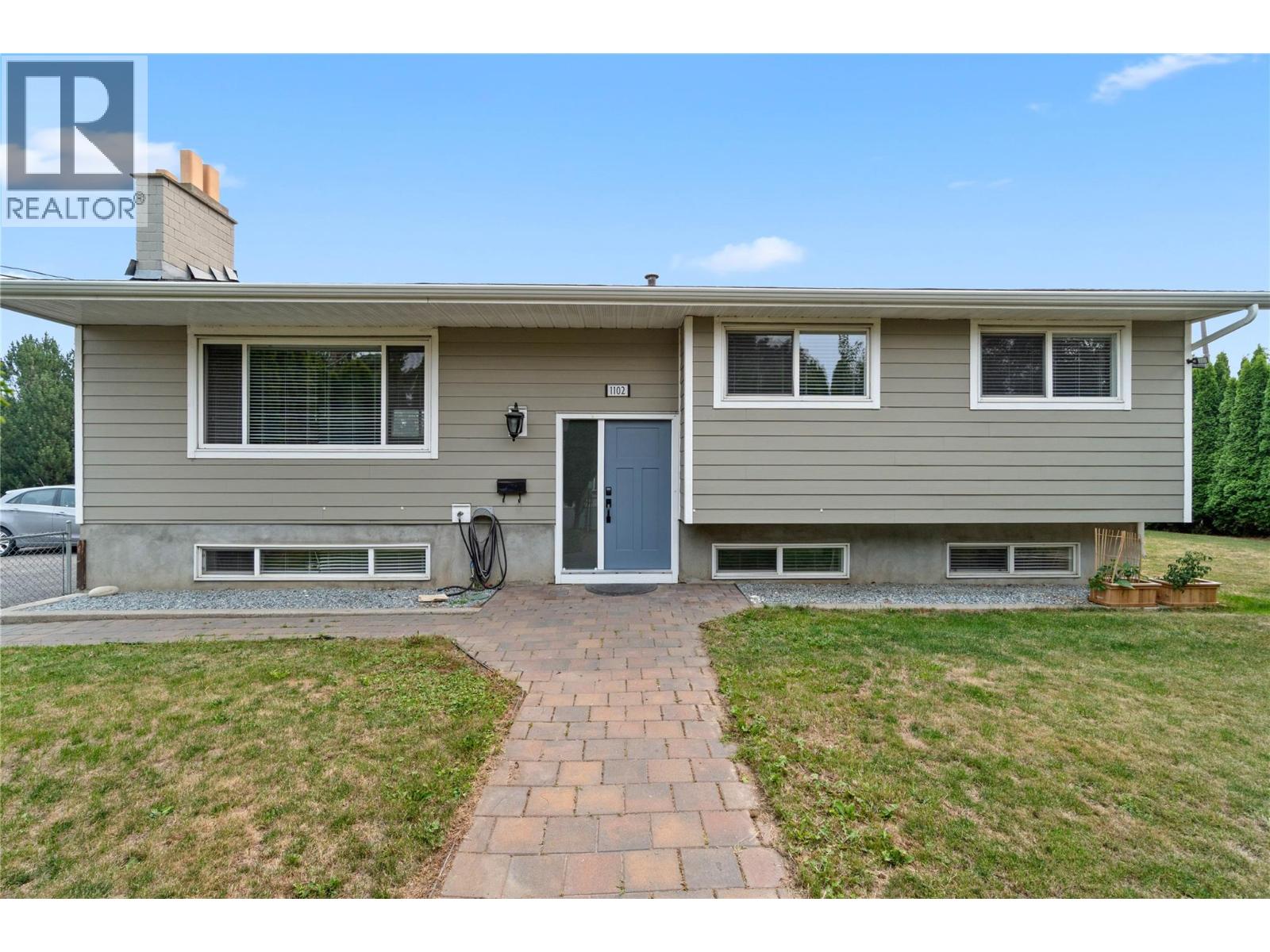 1102 Kemano Street, Kamloops, British Columbia  V2B 7M2 - Photo 2 - 10396930