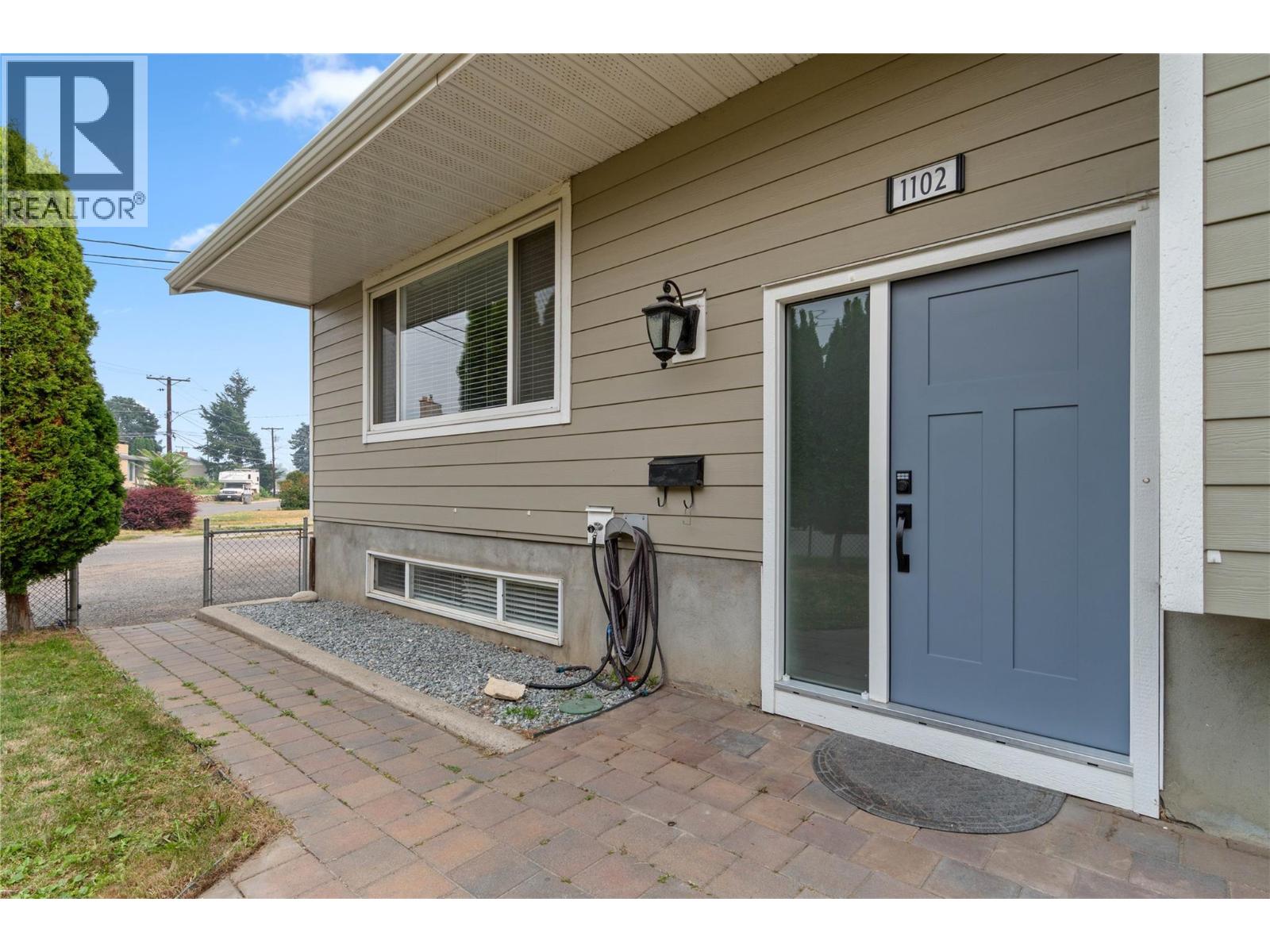 1102 Kemano Street, Kamloops, British Columbia  V2B 7M2 - Photo 32 - 10396930
