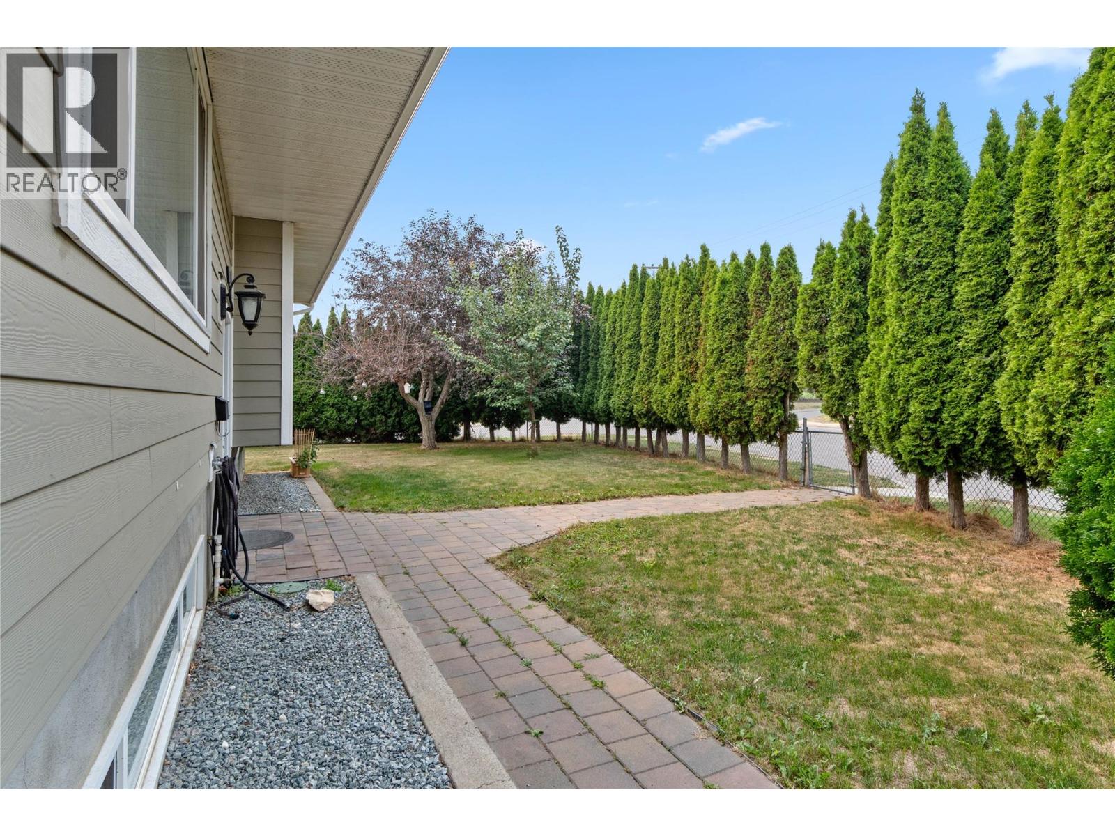 1102 Kemano Street, Kamloops, British Columbia  V2B 7M2 - Photo 33 - 10396930