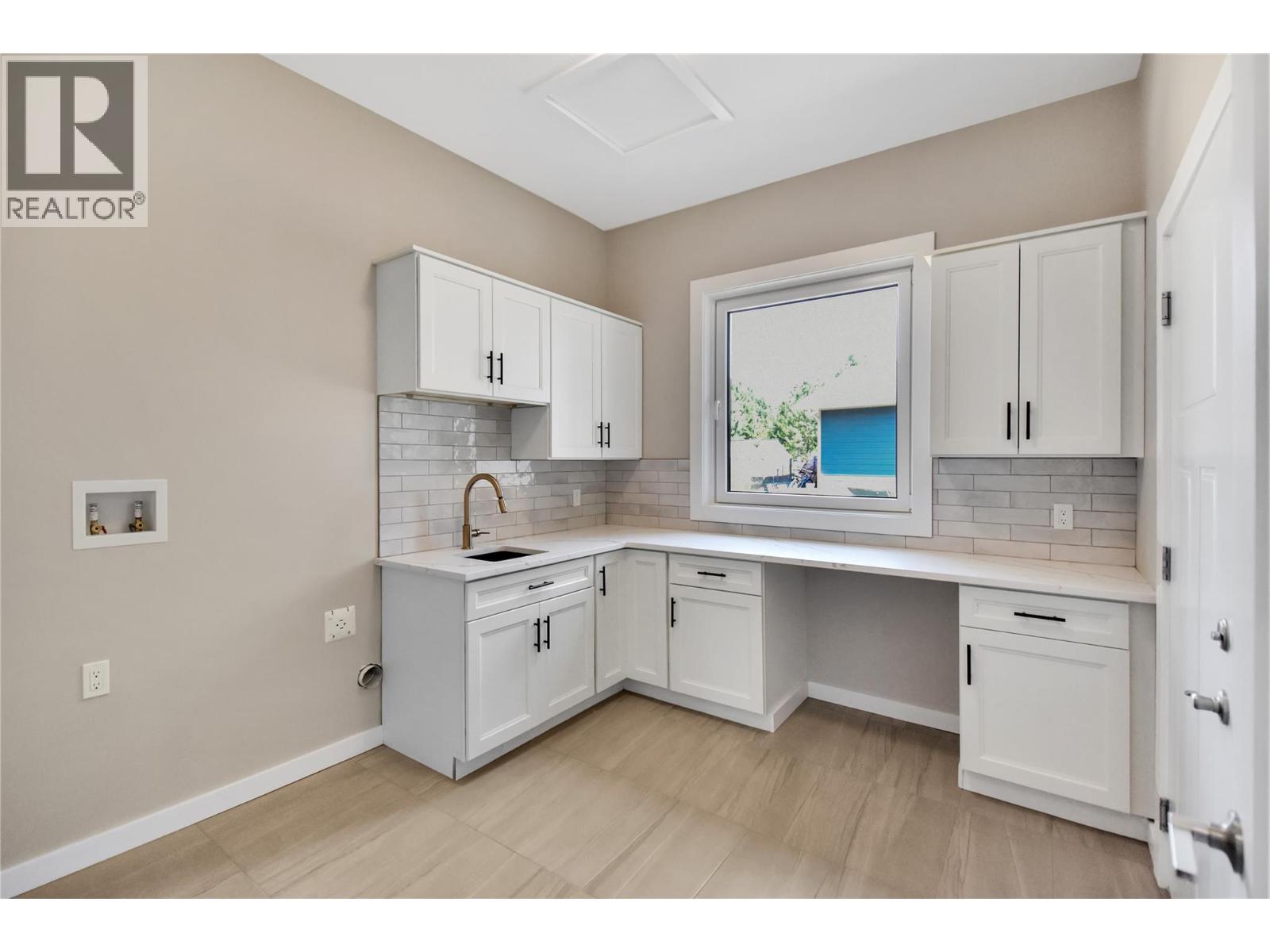 113 Corral Boulevard, Cranbrook, British Columbia  V1C 0C2 - Photo 4 - 10397056