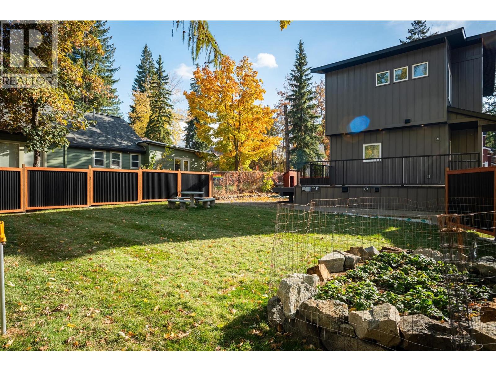 2690 Monte Christo Street, Rossland, British Columbia  V0G 1Y0 - Photo 42 - 10397201