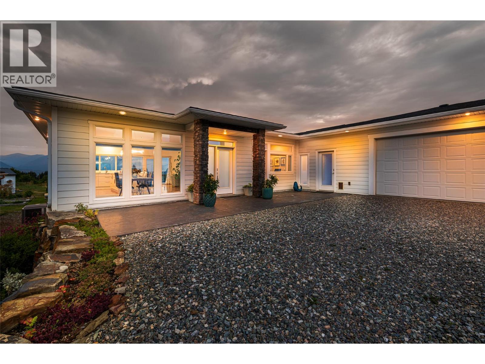 717 25th Avenue S, Erickson, British Columbia  V0B 1G1 - Photo 1 - 10397197