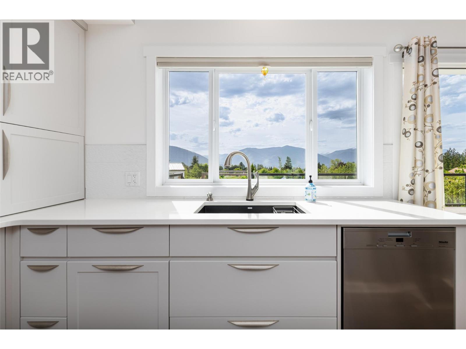 717 25th Avenue S, Erickson, British Columbia  V0B 1G1 - Photo 7 - 10397197
