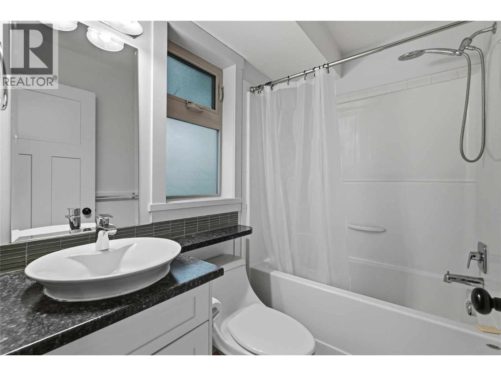 560 Christleton Avenue, Kelowna, British Columbia  V1Y 5J2 - Photo 32 - 10397230