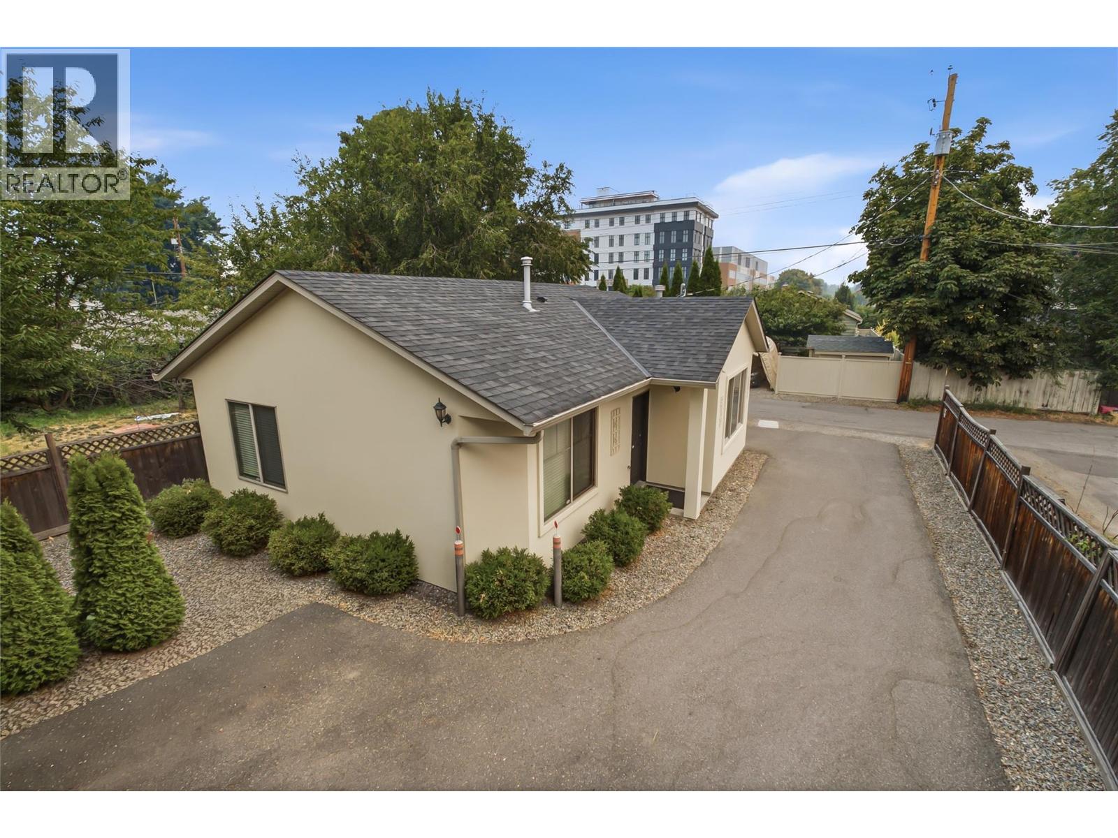 560 Christleton Avenue, Kelowna, British Columbia  V1Y 5J2 - Photo 37 - 10397230