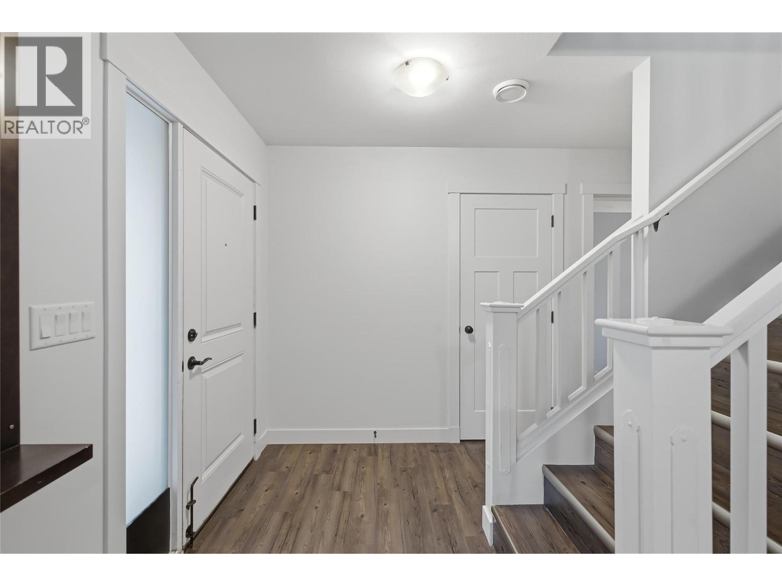 560 Christleton Avenue, Kelowna, British Columbia  V1Y 5J2 - Photo 5 - 10397230
