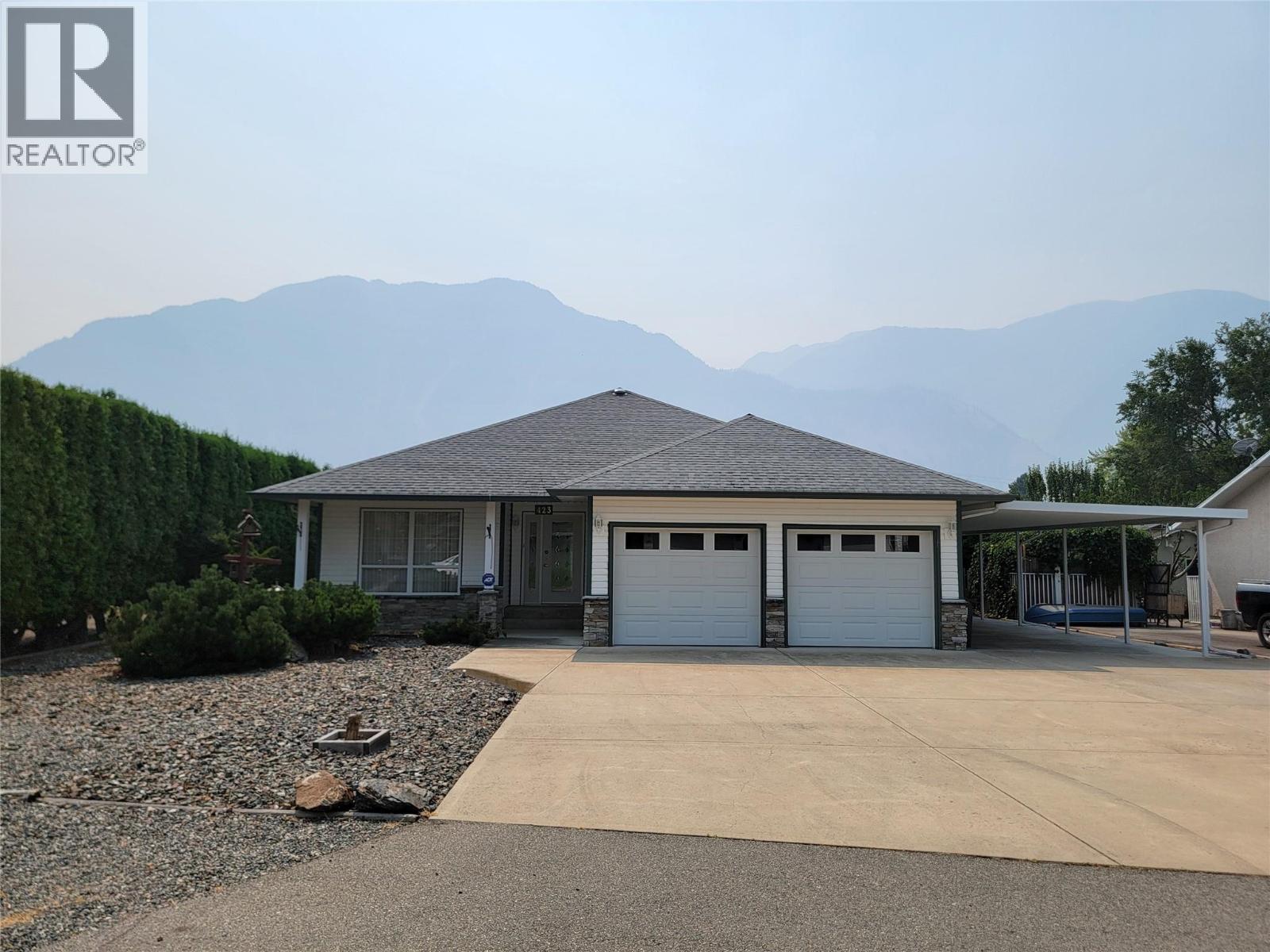 423 Vanderlinde Drive, Keremeos, British Columbia  V0X 1N2 - Photo 1 - 10397241