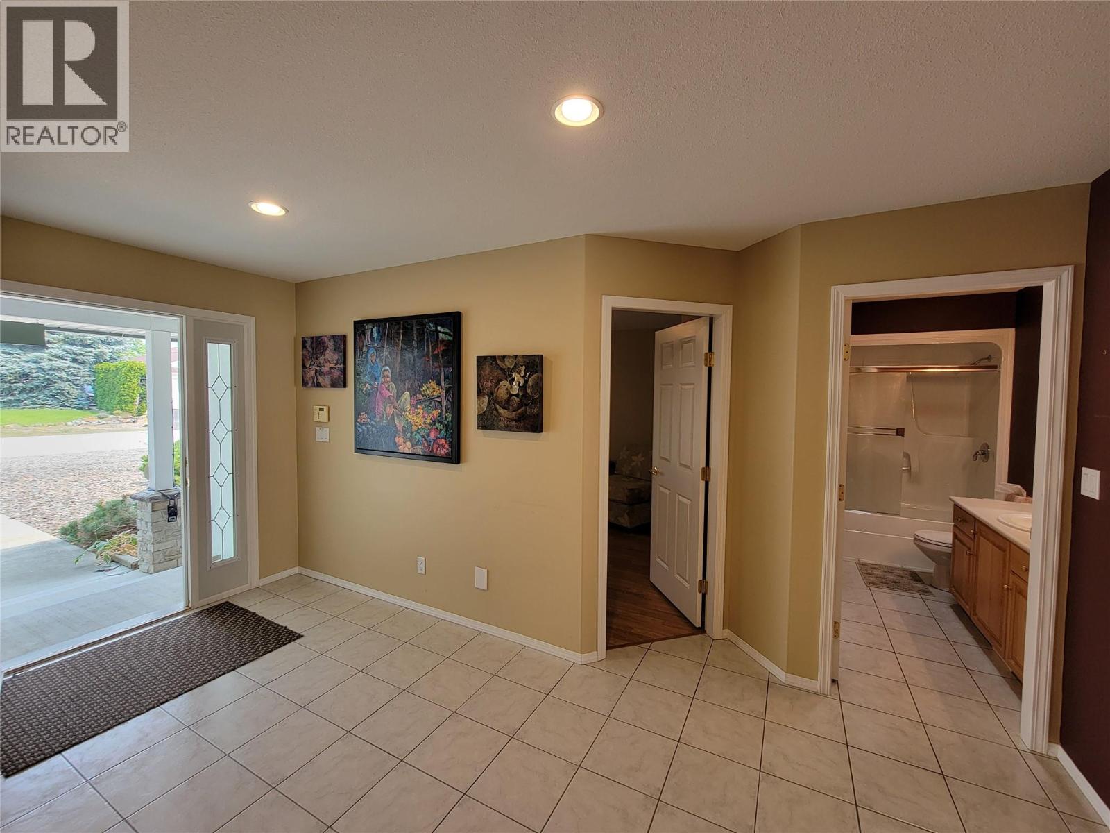 423 Vanderlinde Drive, Keremeos, British Columbia  V0X 1N2 - Photo 5 - 10397241