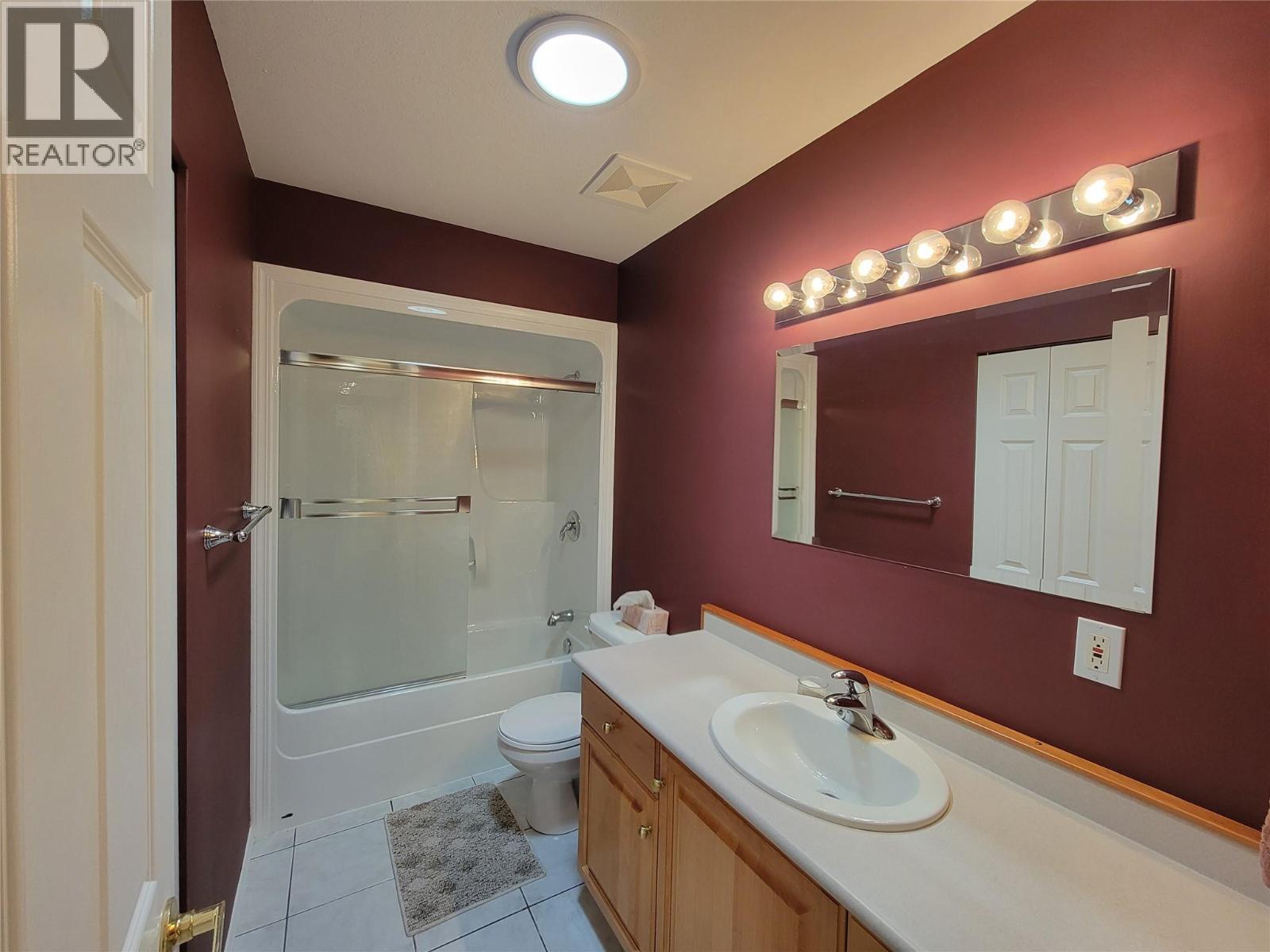 423 Vanderlinde Drive, Keremeos, British Columbia  V0X 1N2 - Photo 6 - 10397241