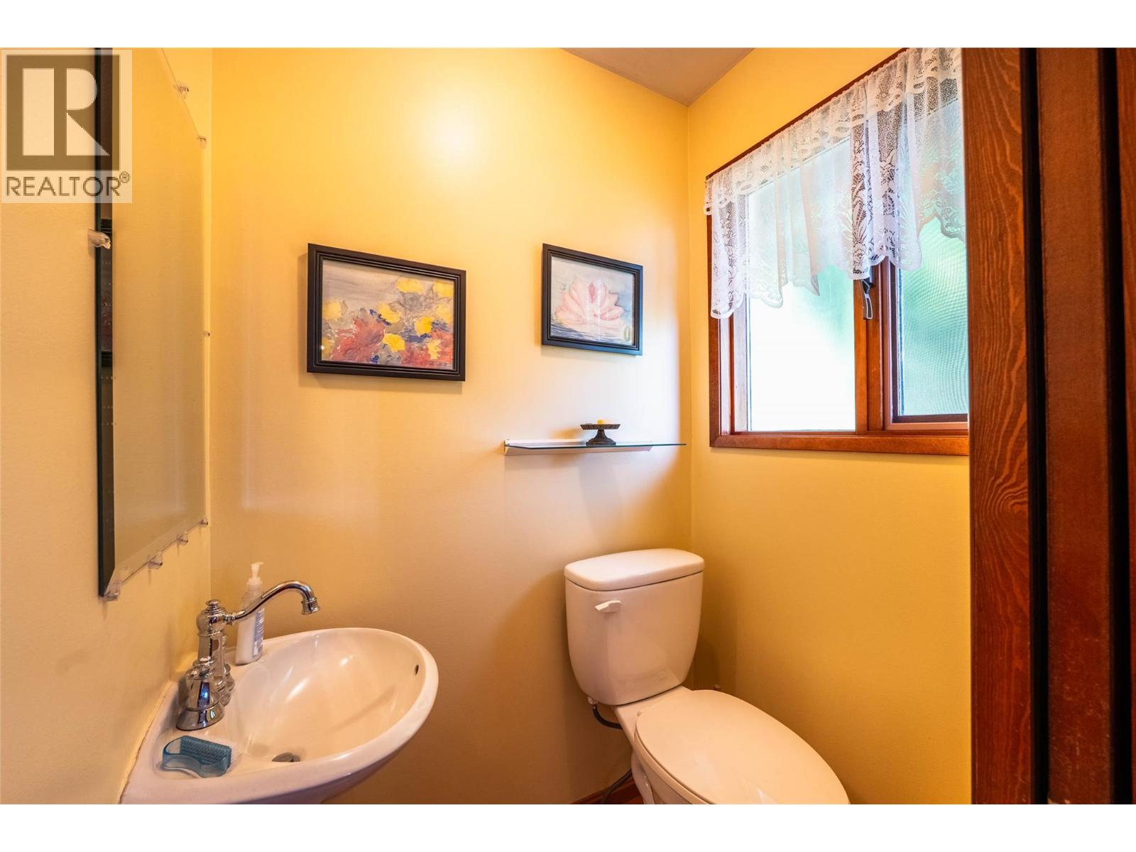 1896 3a Highway, Nelson, British Columbia  V1L 6K1 - Photo 57 - 10397220