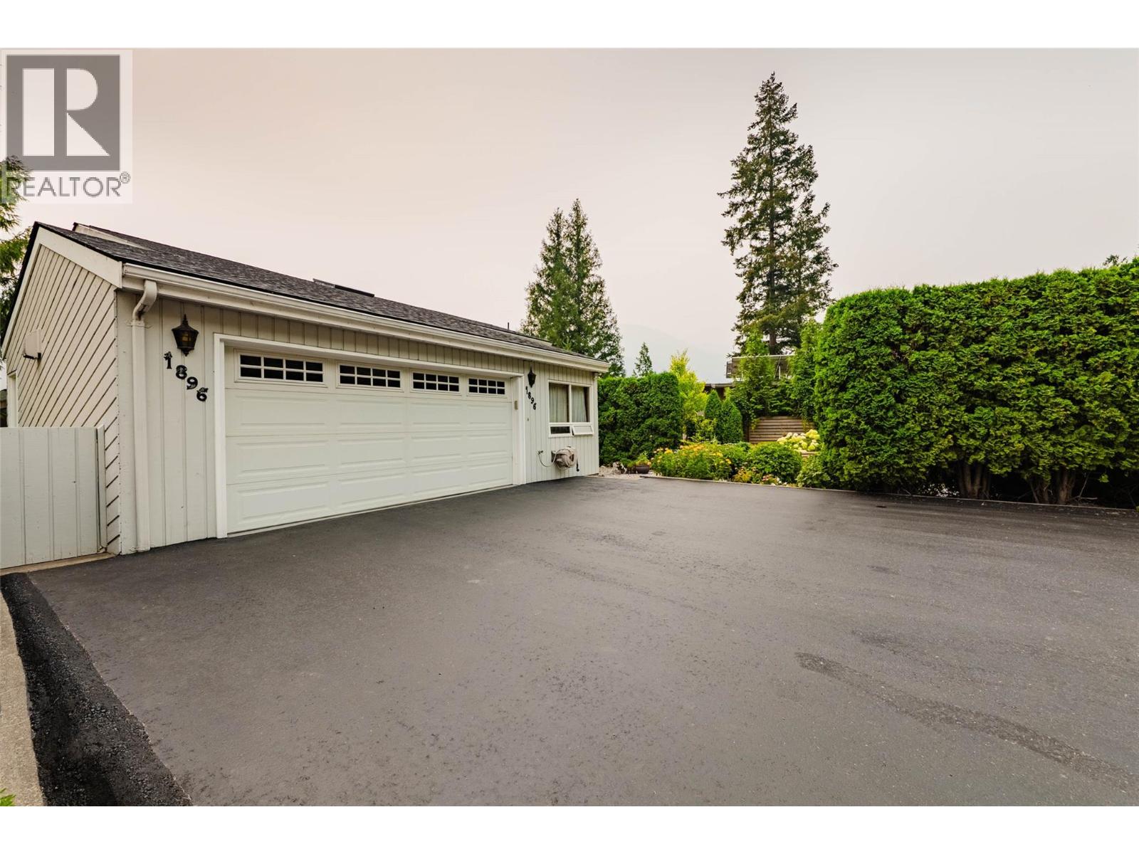 1896 3a Highway, Nelson, British Columbia  V1L 6K1 - Photo 84 - 10397220