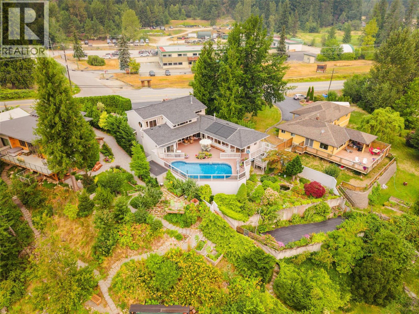 1896 3a Highway, Nelson, British Columbia  V1L 6K1 - Photo 90 - 10397220