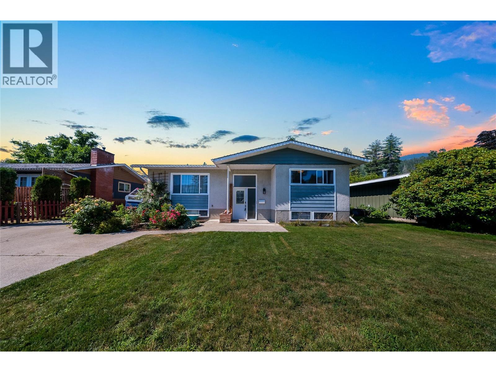1684 Ridgewood Drive, Castlegar, British Columbia  V1N 2L7 - Photo 3 - 10397238
