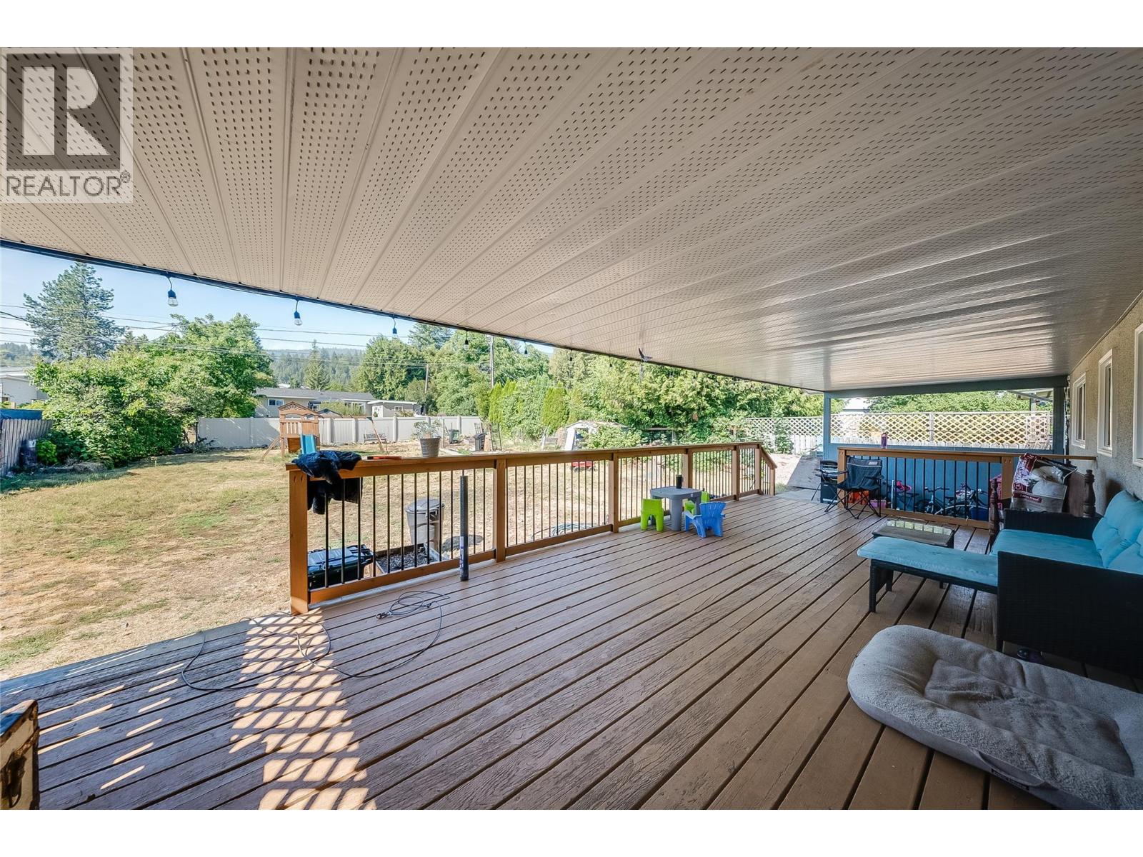 1684 Ridgewood Drive, Castlegar, British Columbia  V1N 2L7 - Photo 35 - 10397238