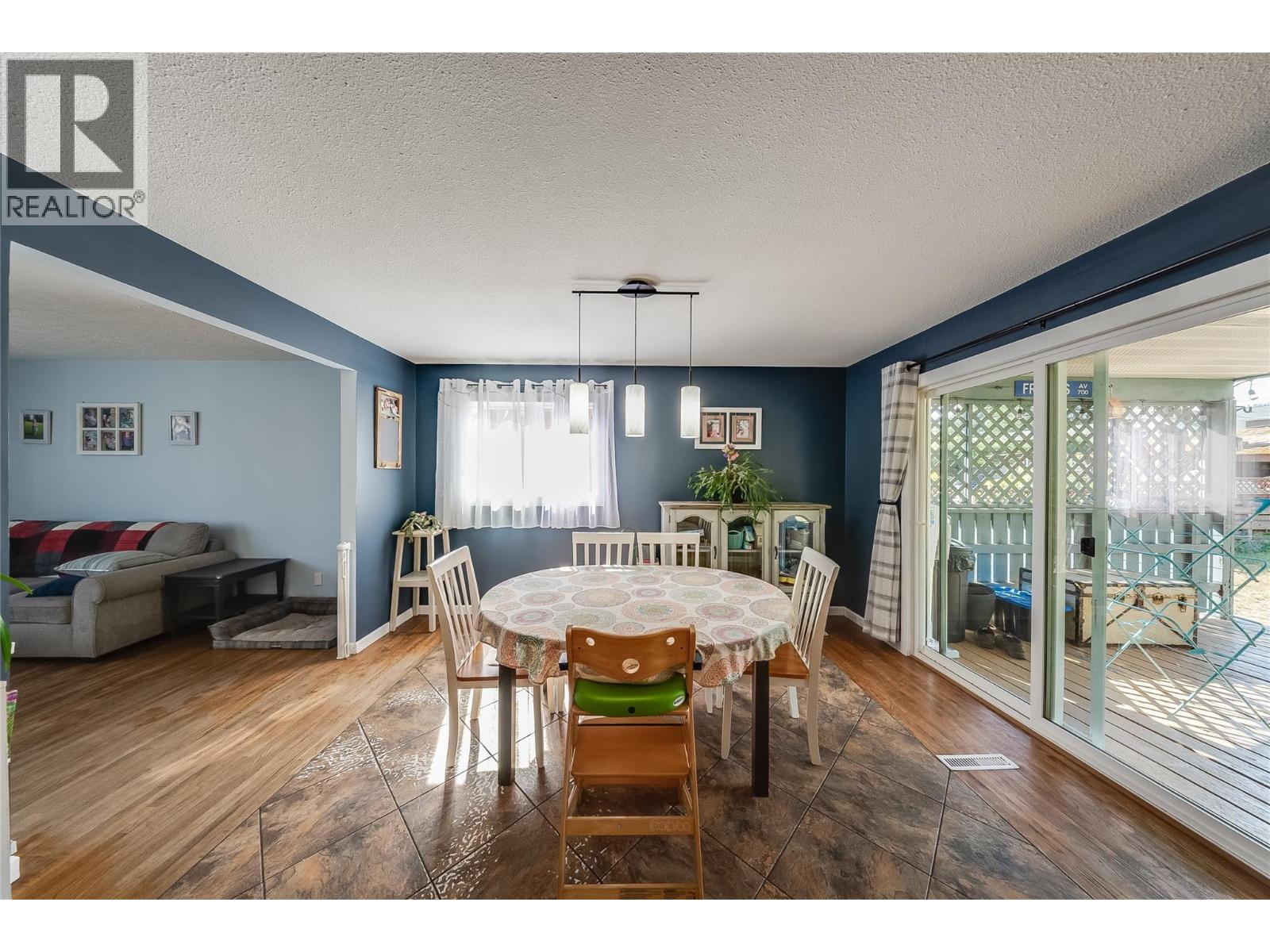 1684 Ridgewood Drive, Castlegar, British Columbia  V1N 2L7 - Photo 8 - 10397238