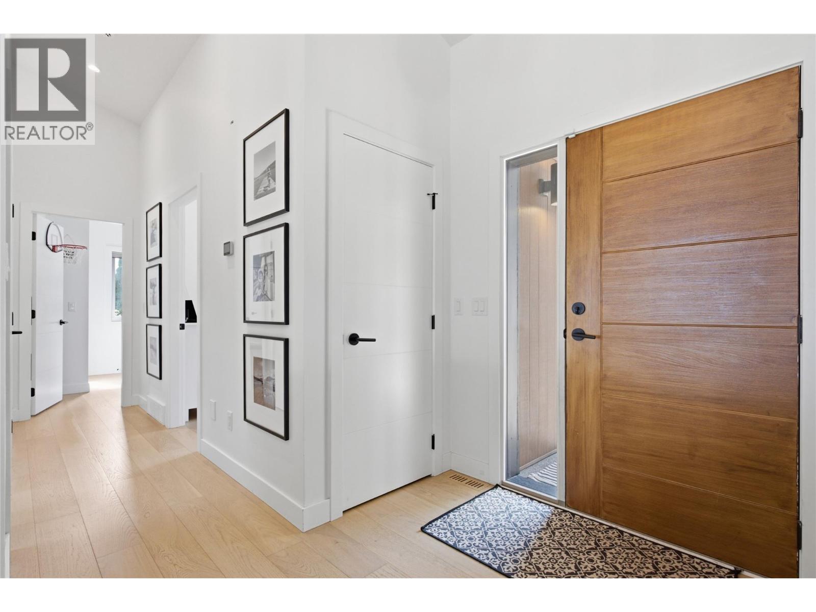 1937 Skeena Drive, Kamloops, British Columbia  V2E 2P3 - Photo 6 - 10396038