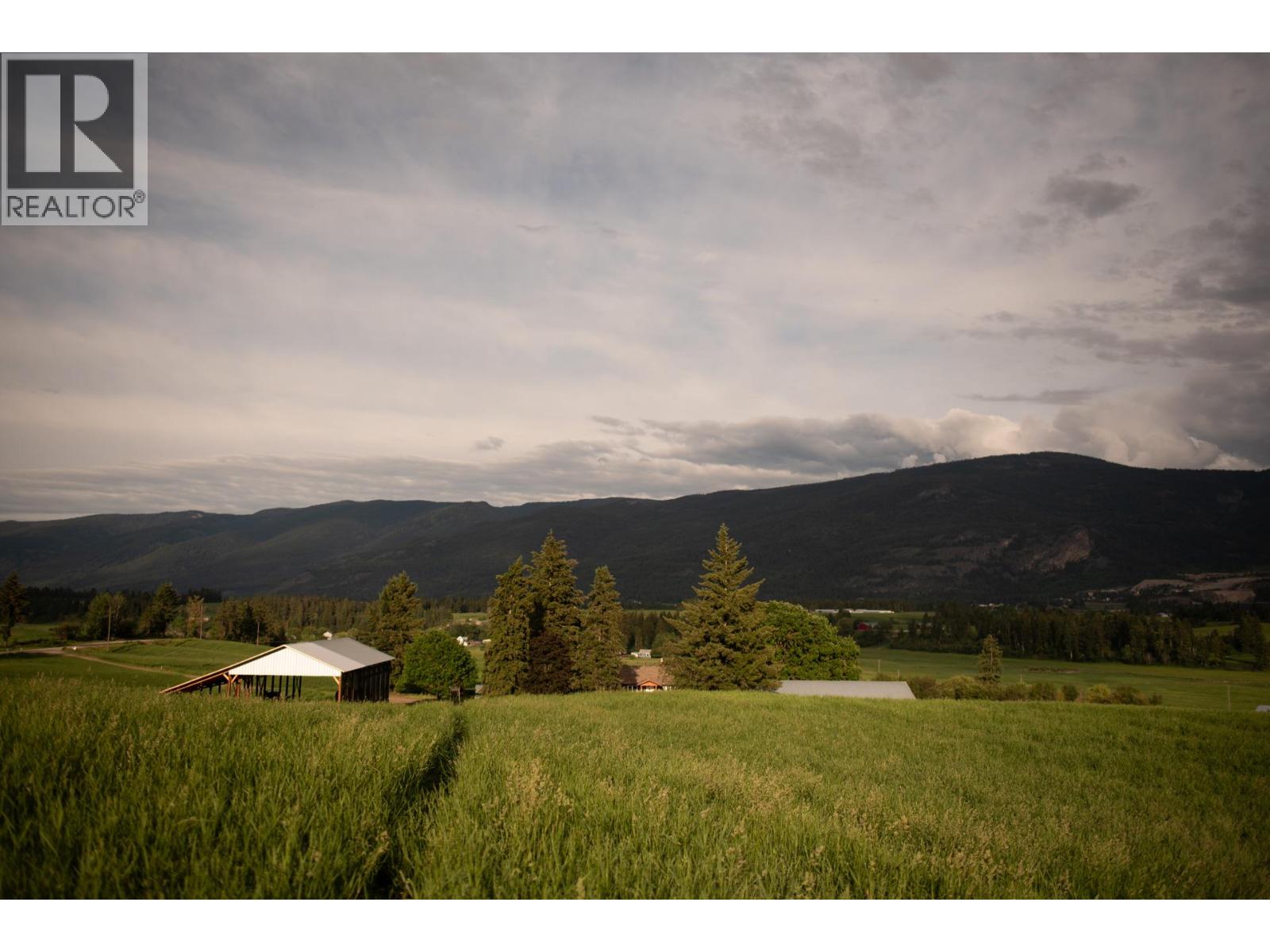 4355 Walbridge Road, Spallumcheen, British Columbia  V4Y 0N4 - Photo 9 - 10397243