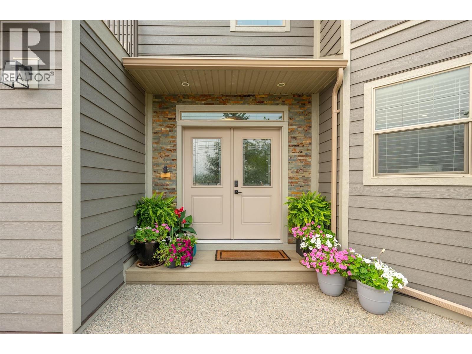 317 2nd Avenue, Keremeos, British Columbia  V0X 1N2 - Photo 3 - 10397036