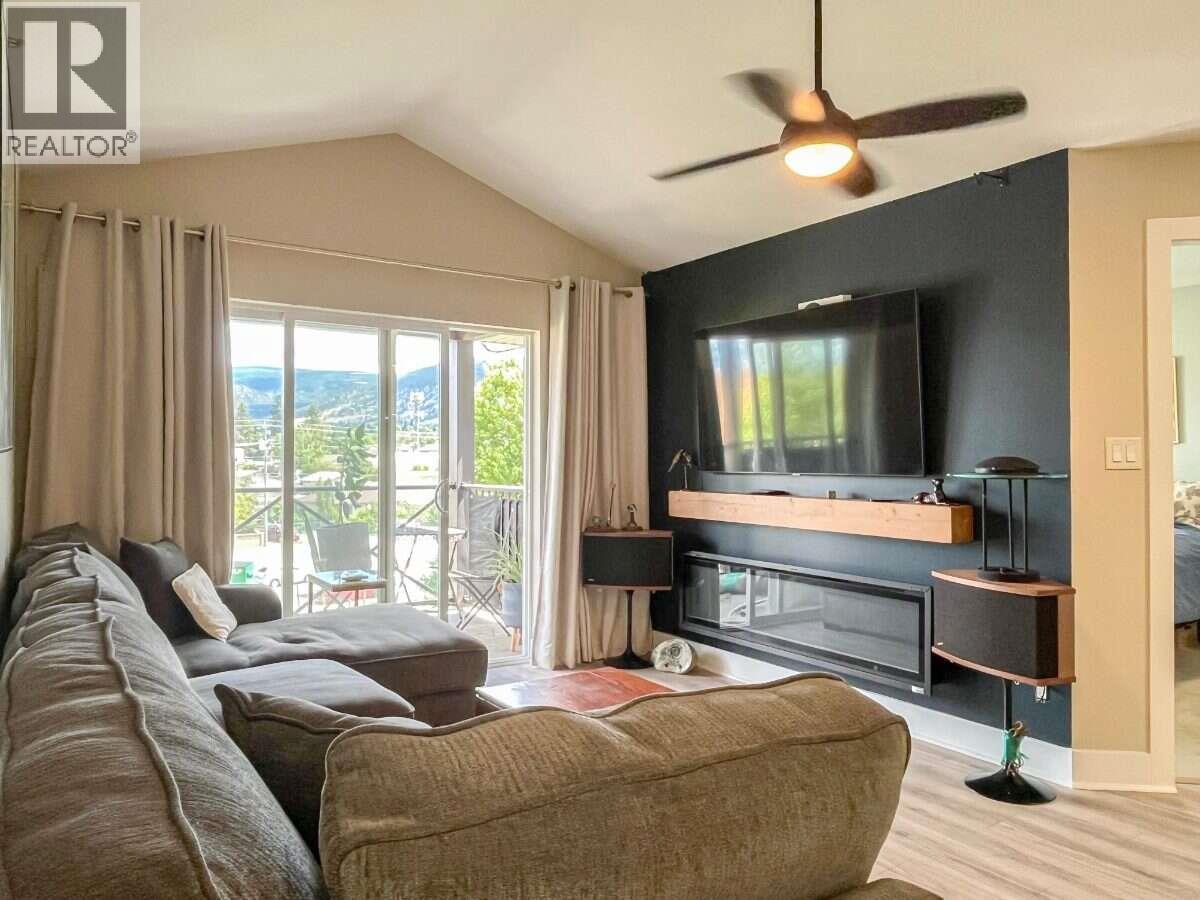 246 Hastings Avenue Unit# 405, Penticton, British Columbia  V2A 2V6 - Photo 1 - 10397286