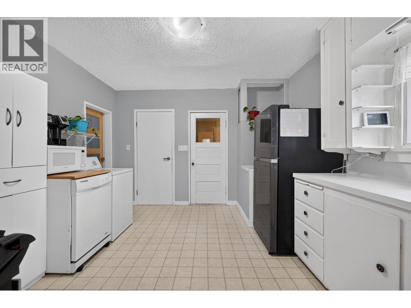 2004 33 Street, Vernon, British Columbia  V1T 5R6 - Photo 18 - 10397035
