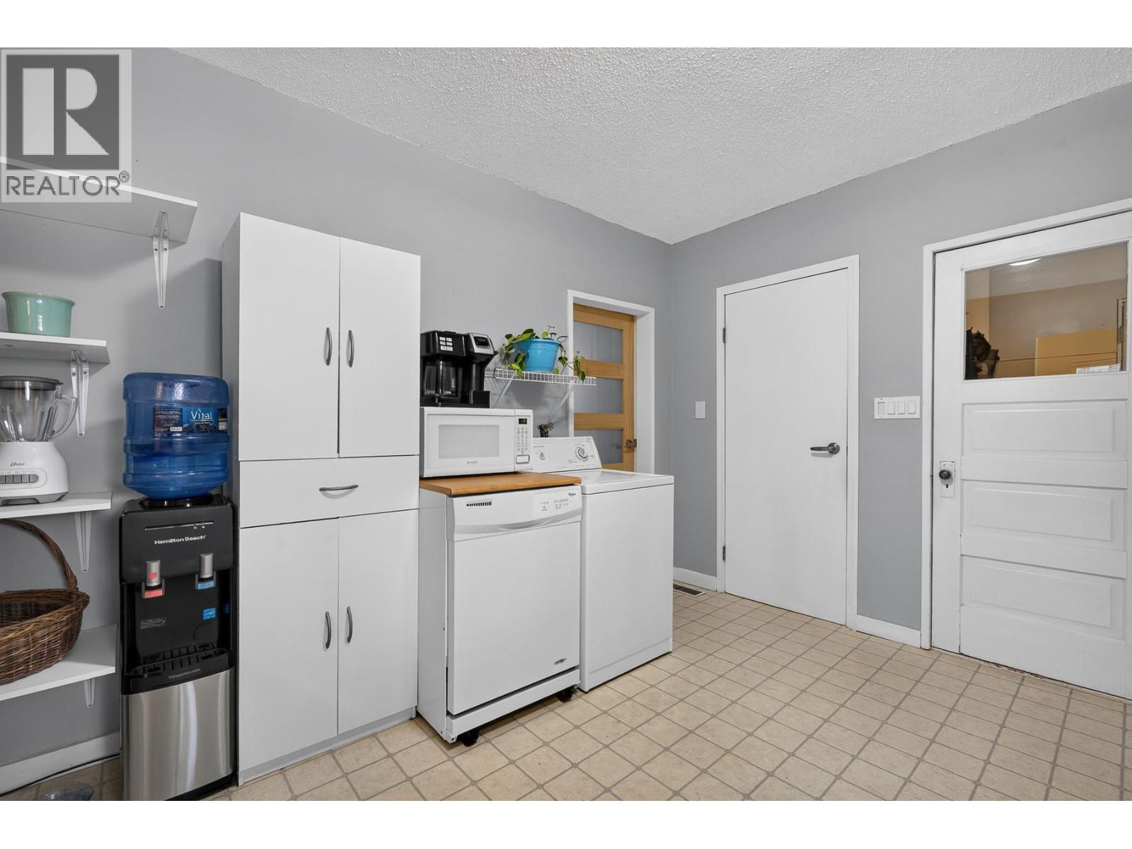 2004 33 Street, Vernon, British Columbia  V1T 5R6 - Photo 19 - 10397035