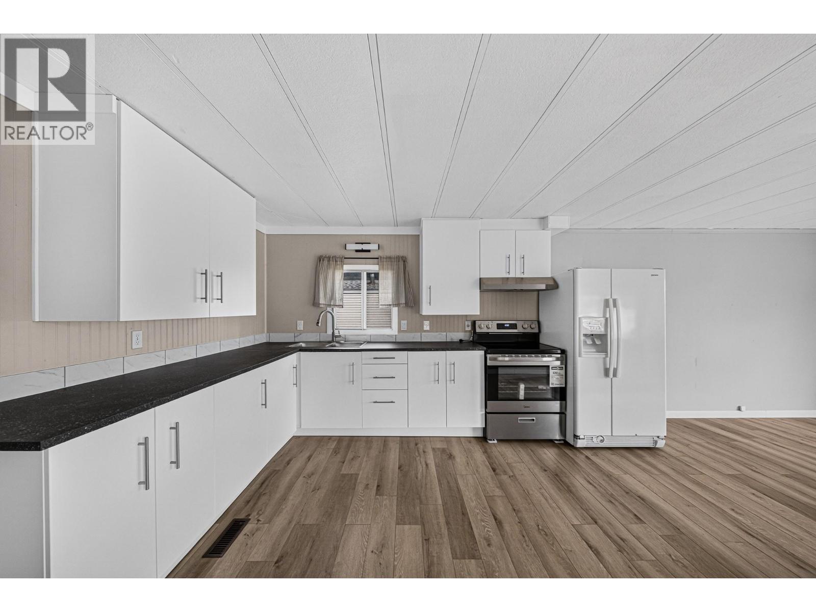 7555 Highway 43 Unit# D6, Sparwood, British Columbia  V0B 2G1 - Photo 18 - 10396567