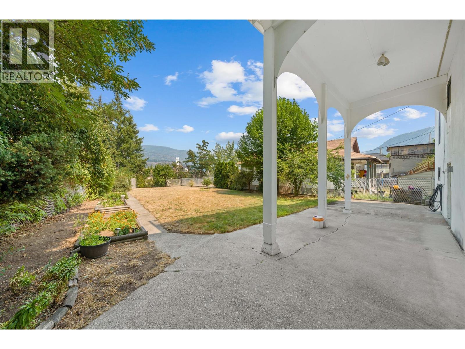 597 Binns Street, Trail, British Columbia  V1R 3L3 - Photo 35 - 10397271