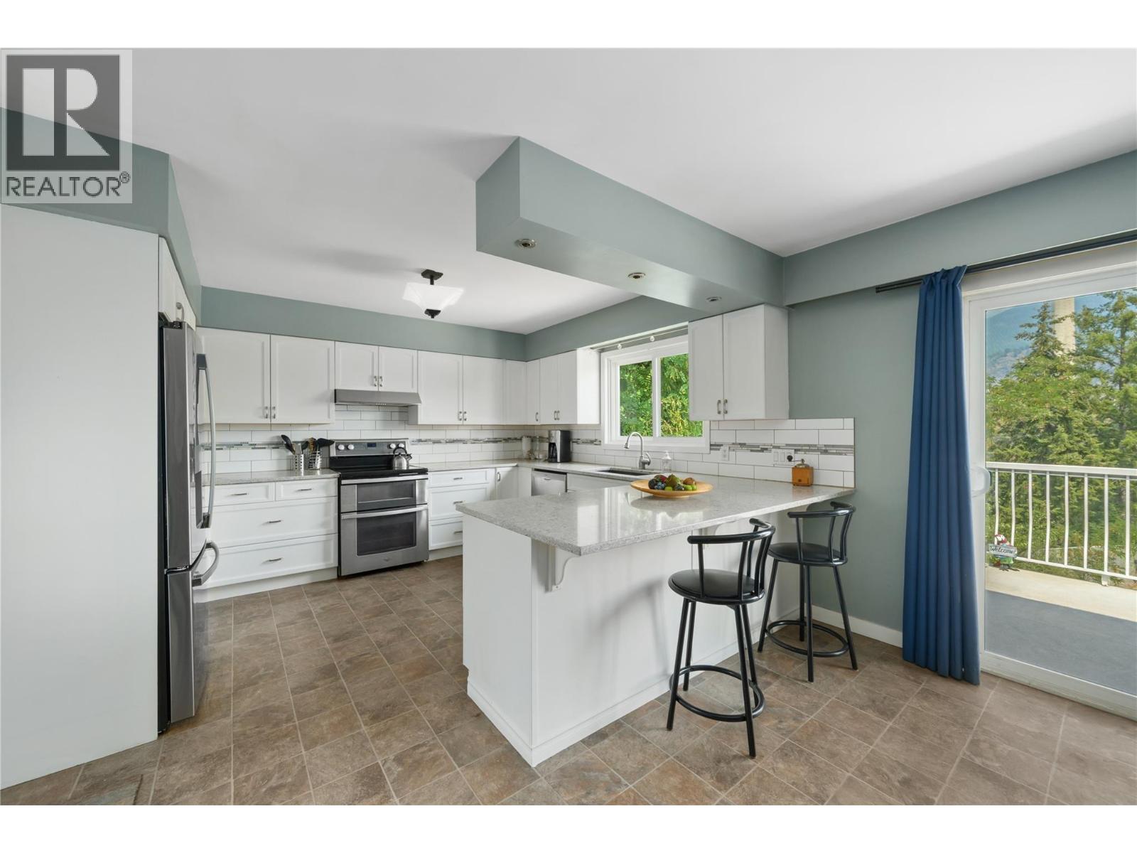 597 Binns Street, Trail, British Columbia  V1R 3L3 - Photo 5 - 10397271