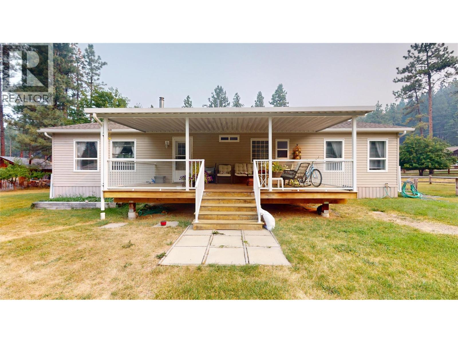 6311 Ash Road, Wasa, British Columbia  V0B 2K0 - Photo 1 - 10396955