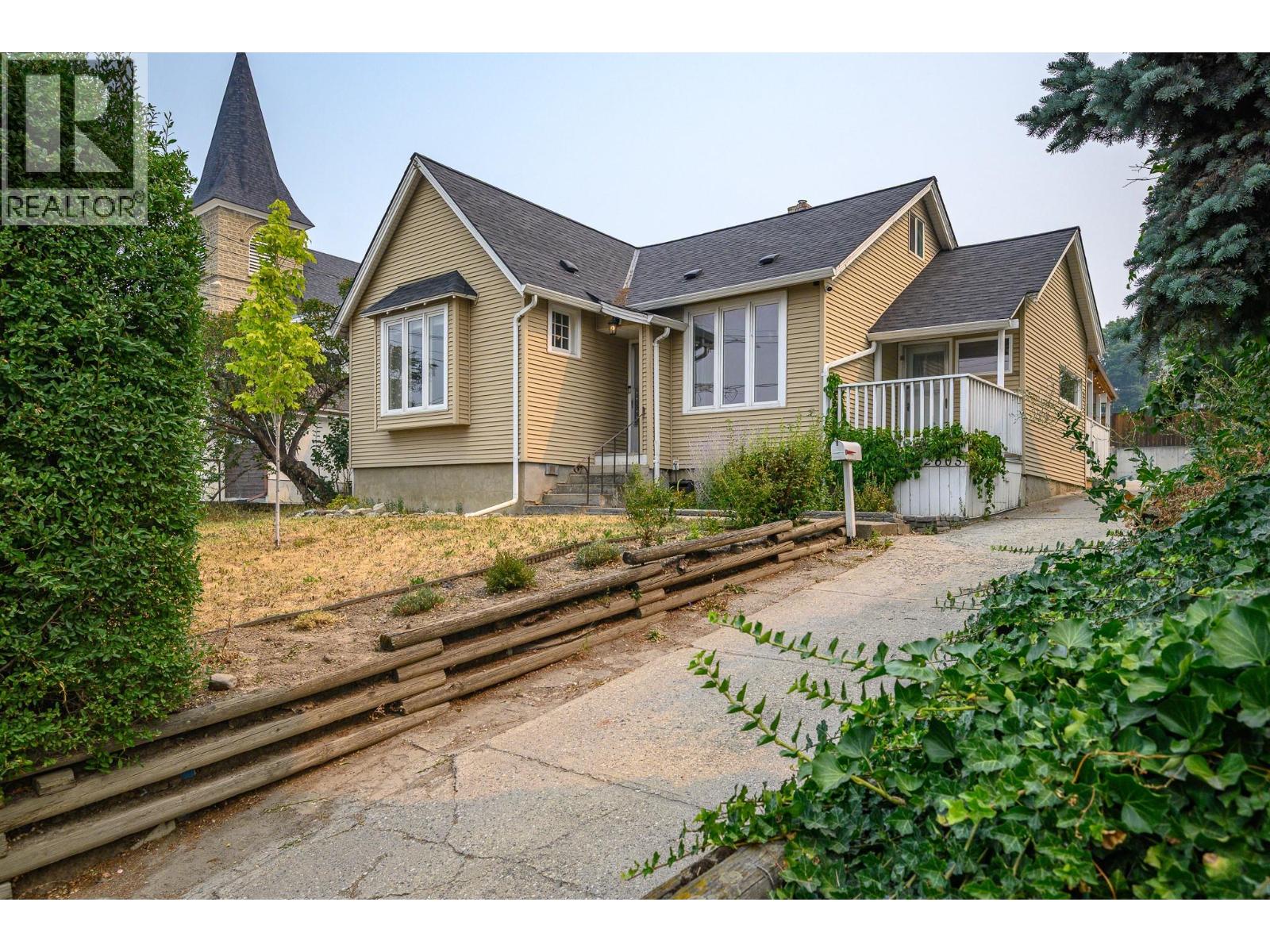 2605 27 Street, Vernon, British Columbia  V1T 4W1 - Photo 1 - 10397130
