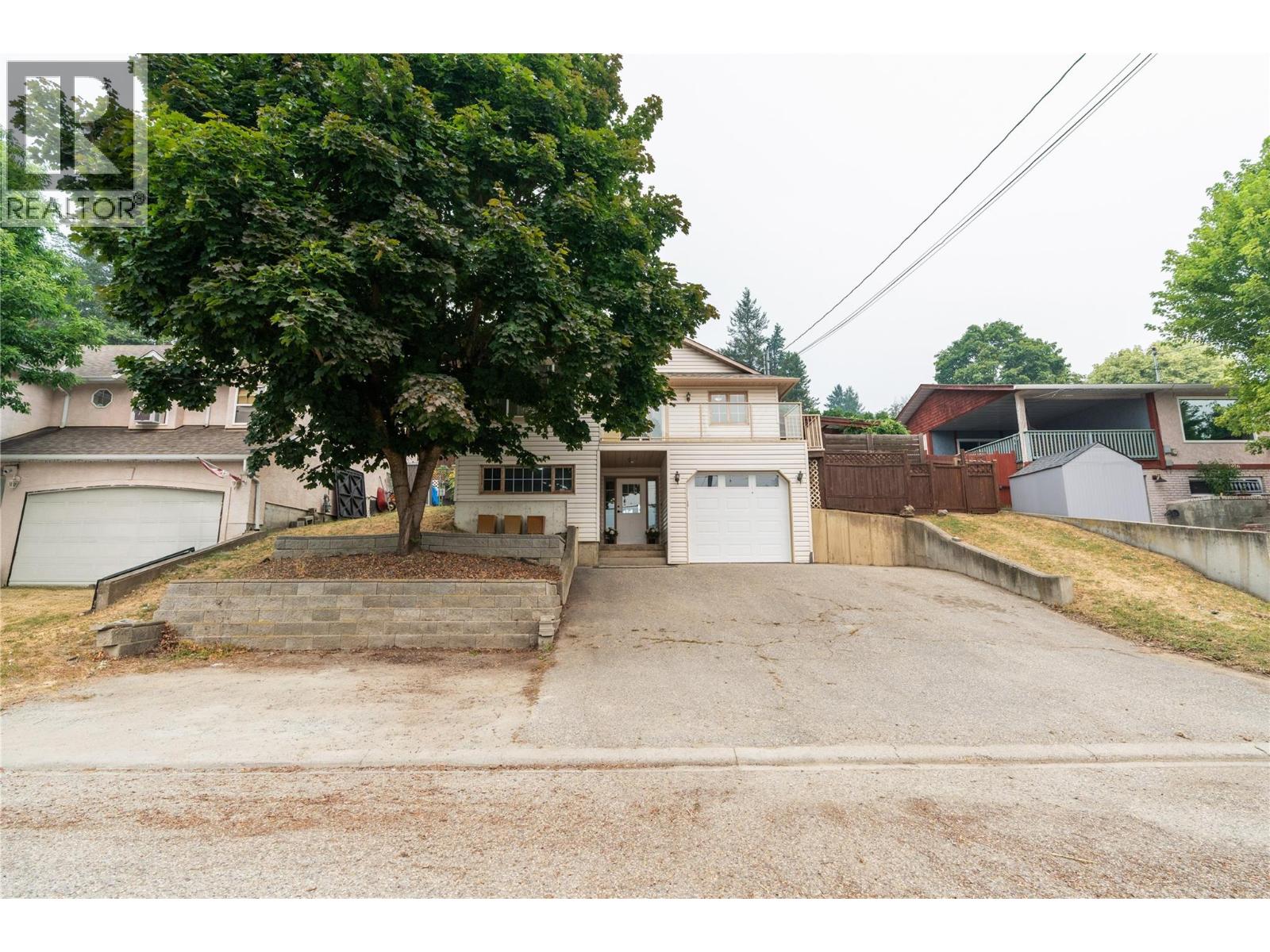 1908 Grandview Avenue, Lumby, British Columbia  V0E 2G0 - Photo 34 - 10397340