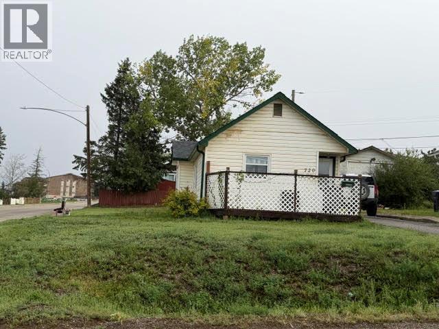 720 98 Avenue, Dawson Creek, British Columbia  V1G 1S2 - Photo 1 - 10397357