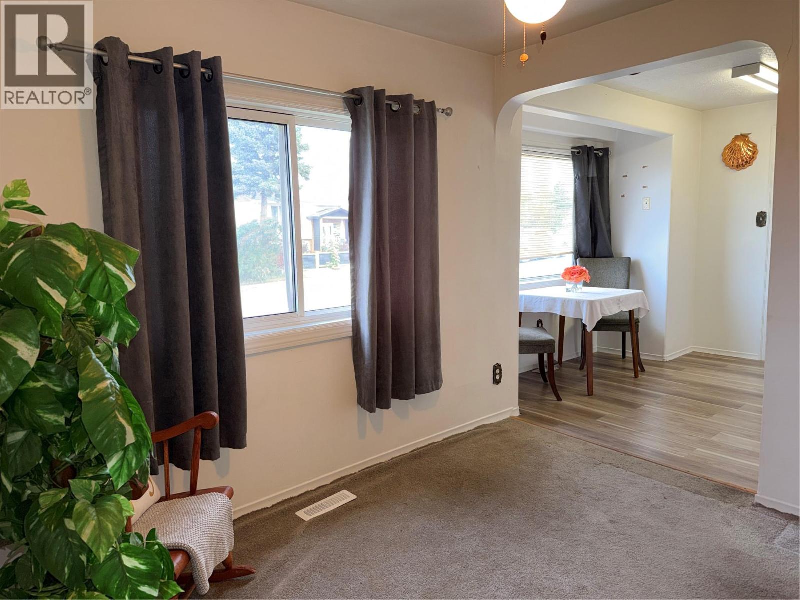 720 98 Avenue, Dawson Creek, British Columbia  V1G 1S2 - Photo 4 - 10397357