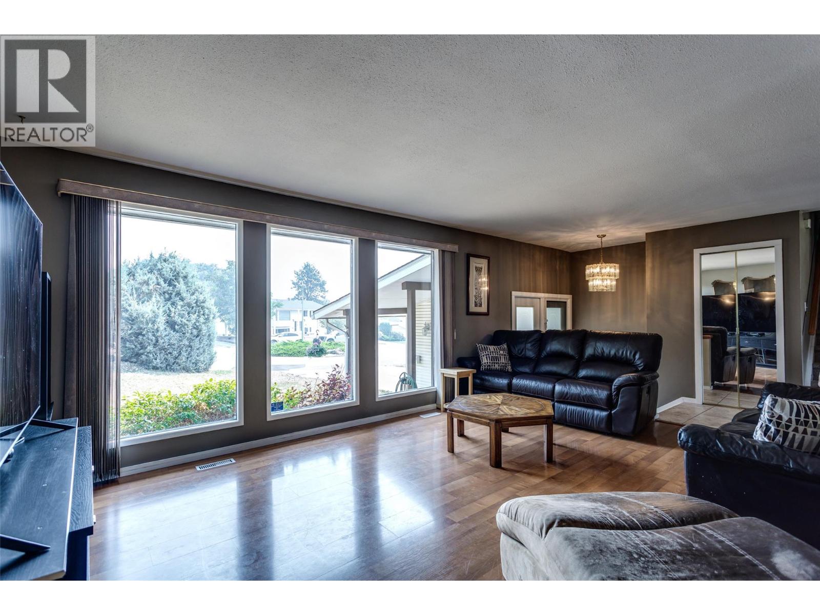 840 Liban Court, Kelowna, British Columbia  V1Y 8B5 - Photo 12 - 10396432