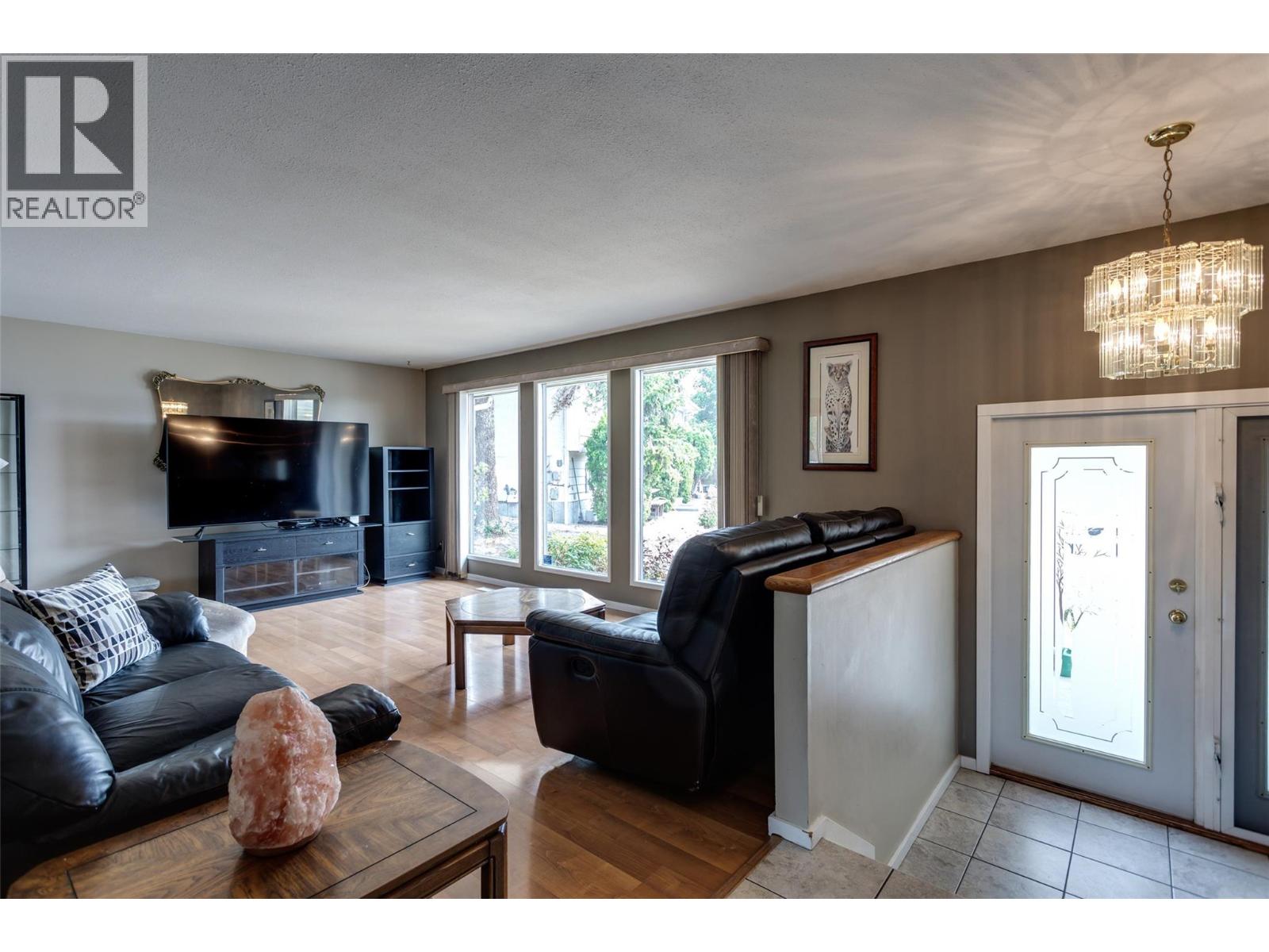 840 Liban Court, Kelowna, British Columbia  V1Y 8B5 - Photo 14 - 10396432