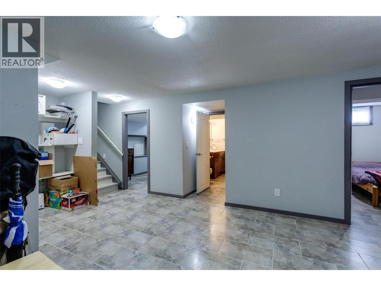 840 Liban Court, Kelowna, British Columbia  V1Y 8B5 - Photo 28 - 10396432