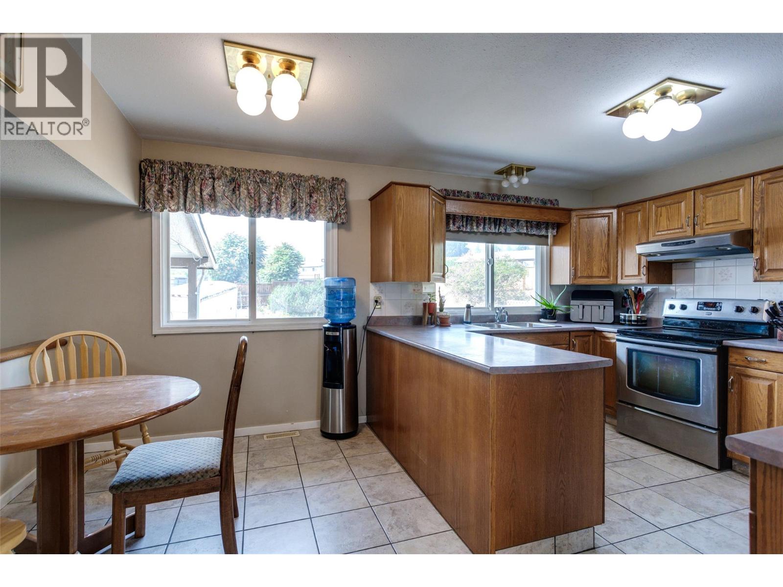 840 Liban Court, Kelowna, British Columbia  V1Y 8B5 - Photo 4 - 10396432