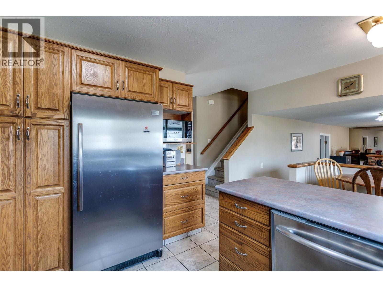 840 Liban Court, Kelowna, British Columbia  V1Y 8B5 - Photo 5 - 10396432