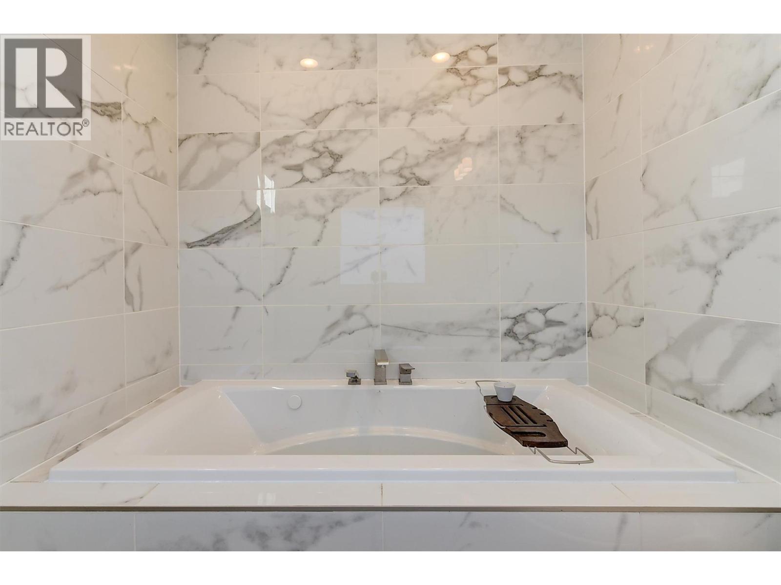 418 West Avenue, Kelowna, British Columbia  V1Y 4Z2 - Photo 37 - 10397307