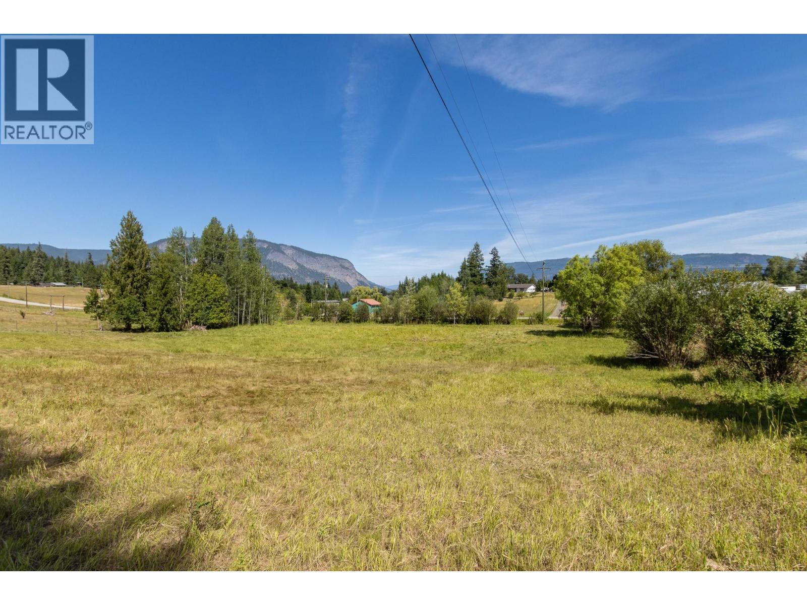6061 40 Street Nw, Salmon Arm, British Columbia  V1E 4M2 - Photo 1 - 10396891
