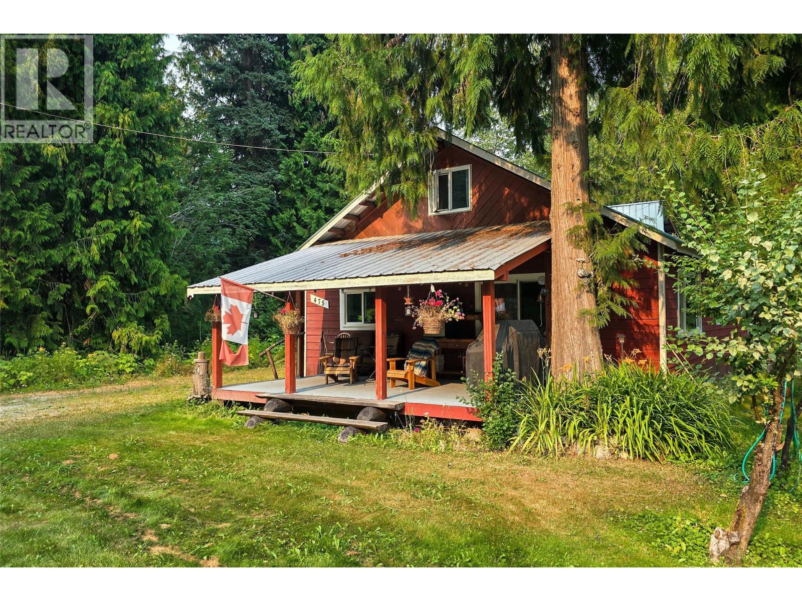 475 Westside Road, Trout Lake, British Columbia  V0G 1R2 - Photo 1 - 10397277