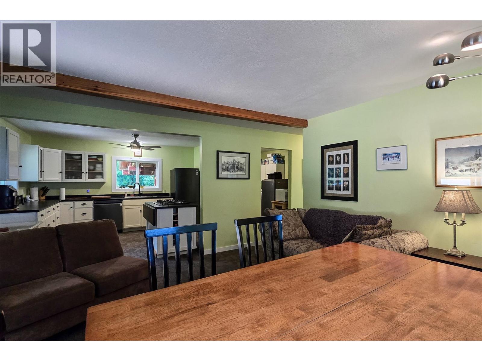 475 Westside Road, Trout Lake, British Columbia  V0G 1R2 - Photo 13 - 10397277