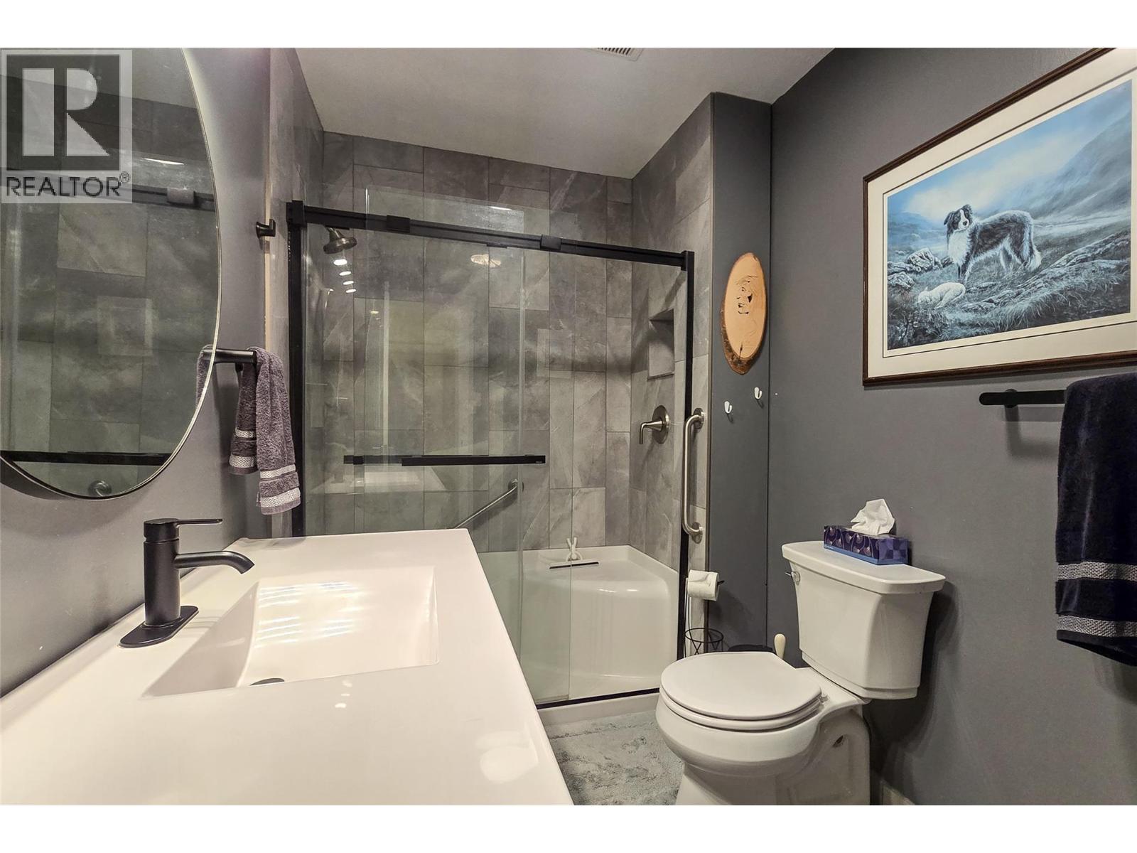 475 Westside Road, Trout Lake, British Columbia  V0G 1R2 - Photo 16 - 10397277