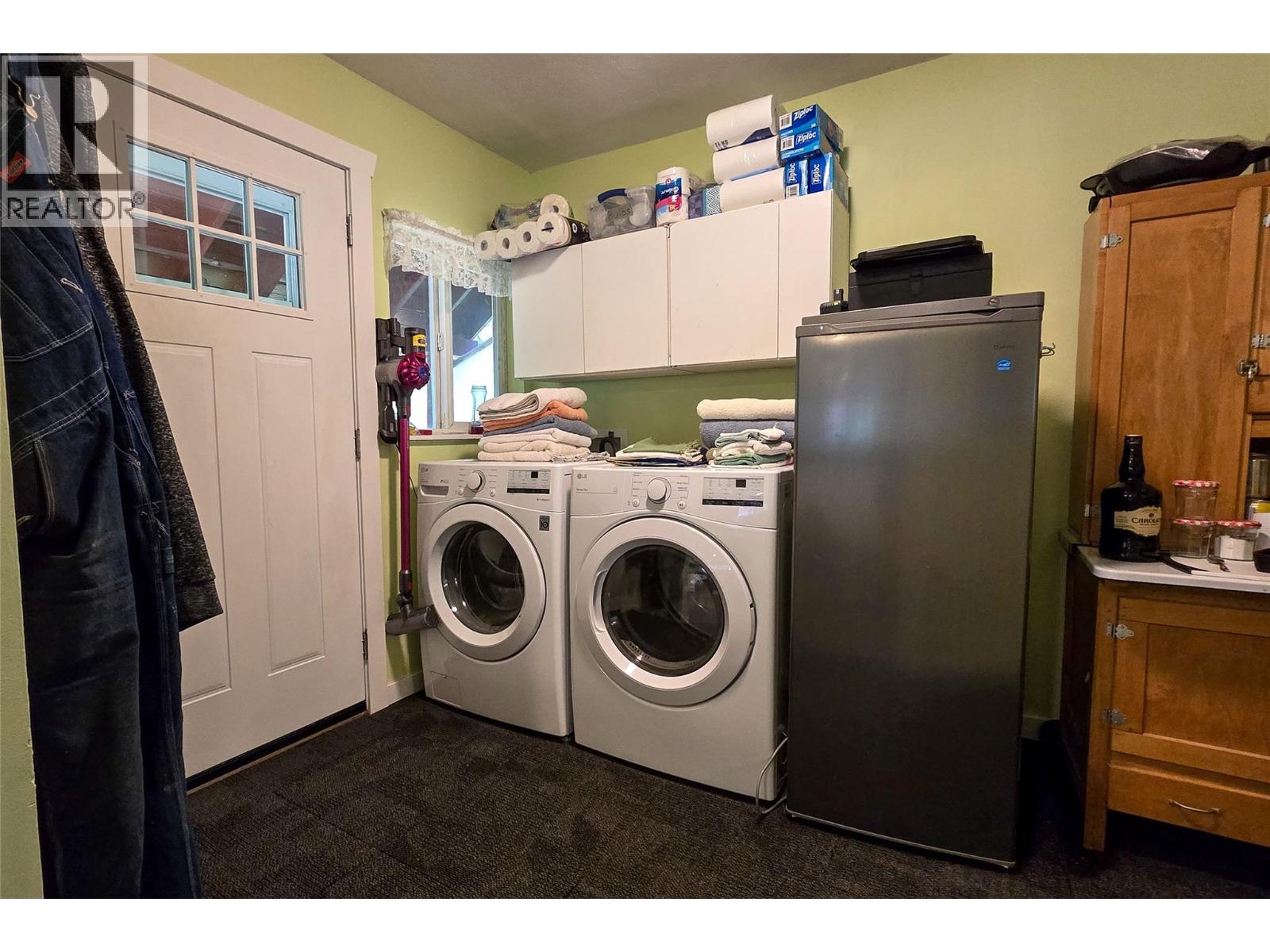 475 Westside Road, Trout Lake, British Columbia  V0G 1R2 - Photo 19 - 10397277